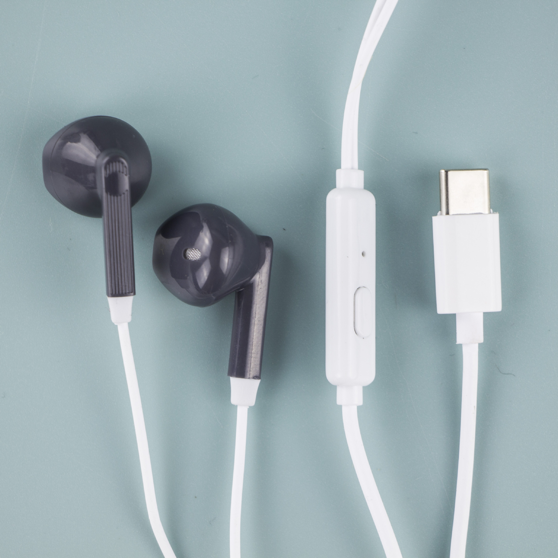 Kiki486 Wired Cartoon Storage Bag Type-C Earphones for Apple 15/16, Huawei, Xiaomi Type-C Earphones