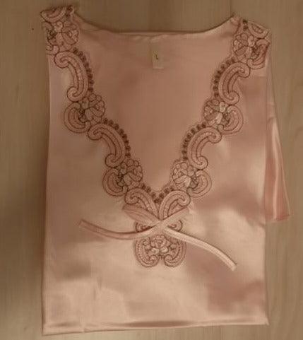 Camisola Famous™️ em Seda Cetim / Toda Sutileza & Beleza de uma peça Magistral!