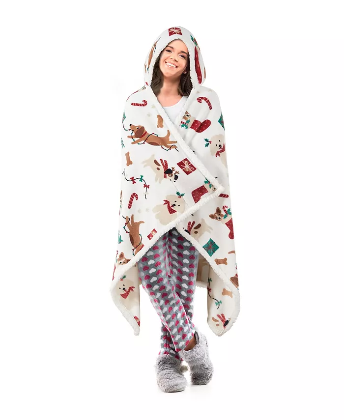 Birch Trail Holiday Printed Hooded Throw with Hand Pockets， 44