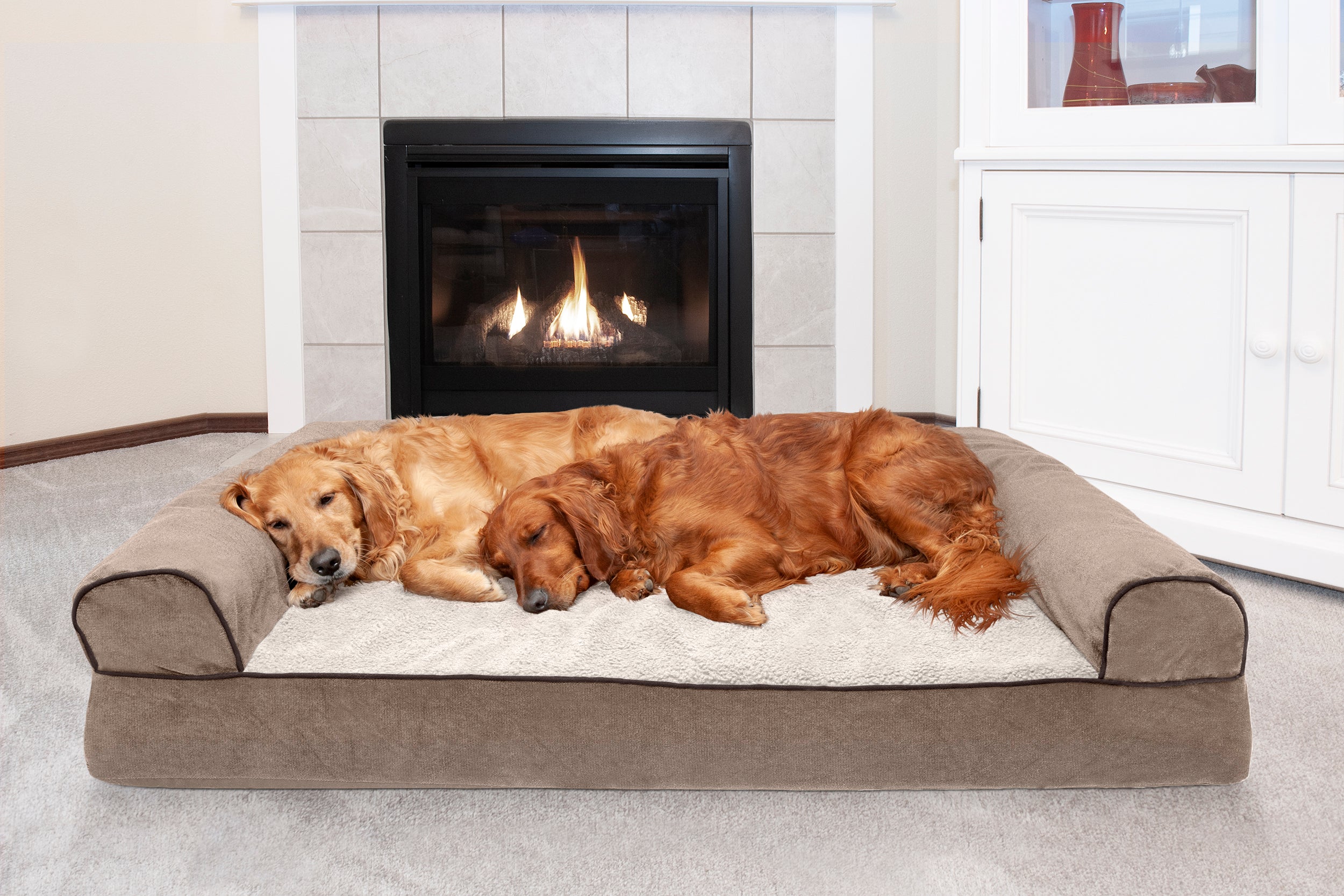 FurHaven Pet Products | Faux Fleece and Chenille Soft Woven Orthopedic Sofa Dog Bed - Cream， Jumbo Plus