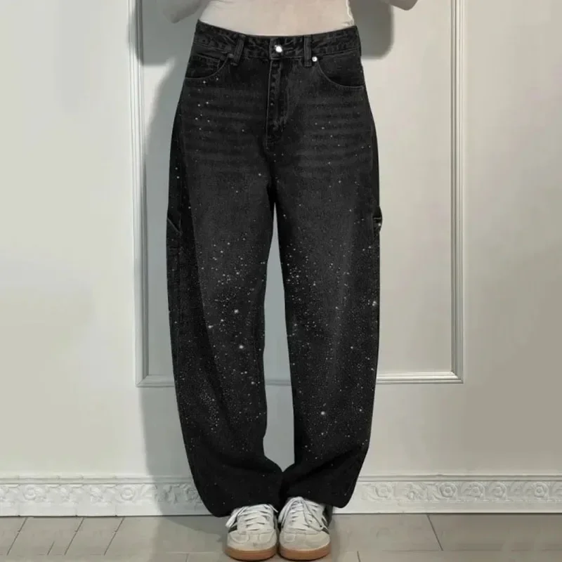 Calça Jeans Sparkle™ com Corte Reto e Brilho Aplicado / O Glamour das Ruas em Movimento!