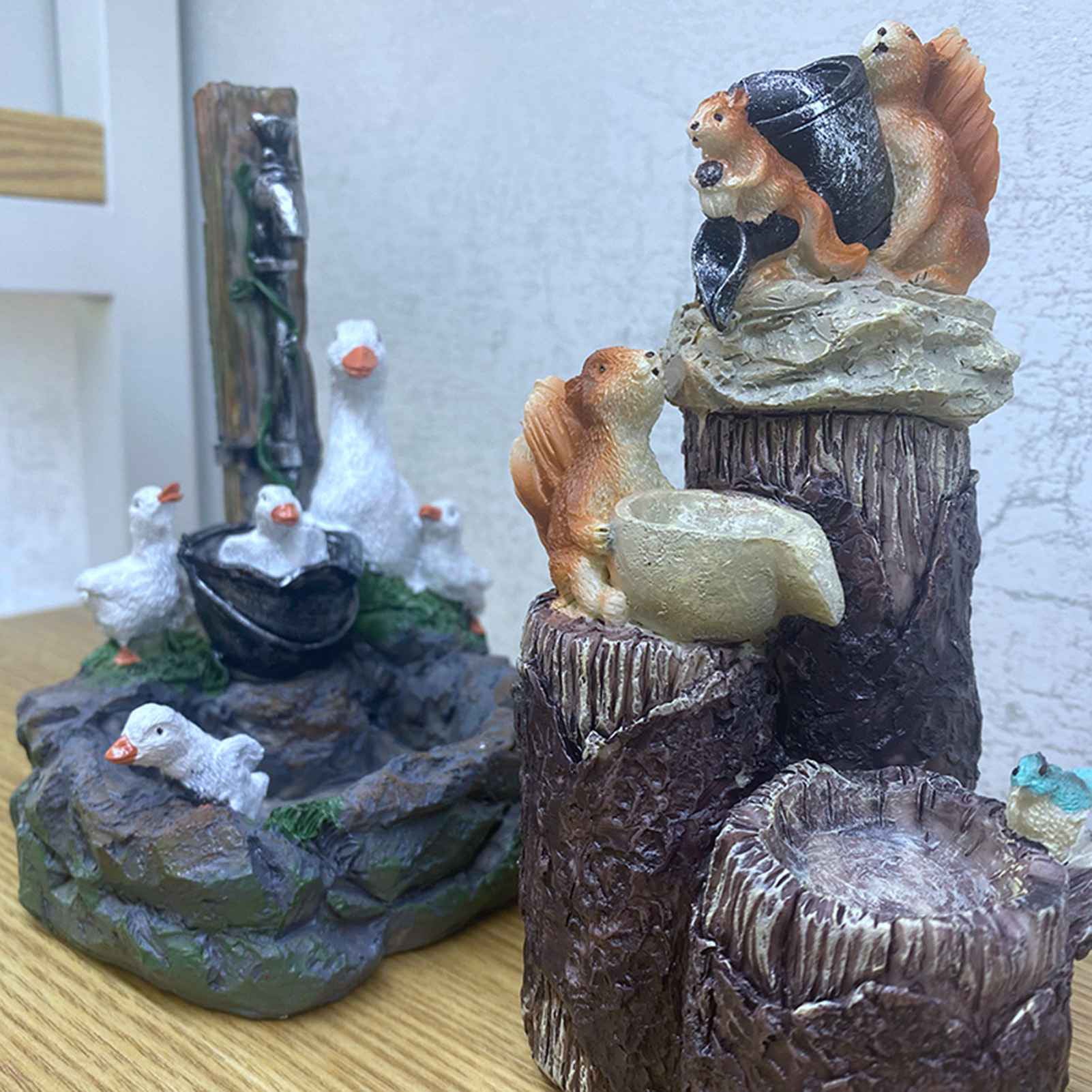 Solar Water Fountain Yard Art， Squirrel Duck Water Fountain， Animal Family Fountain Pump Statue