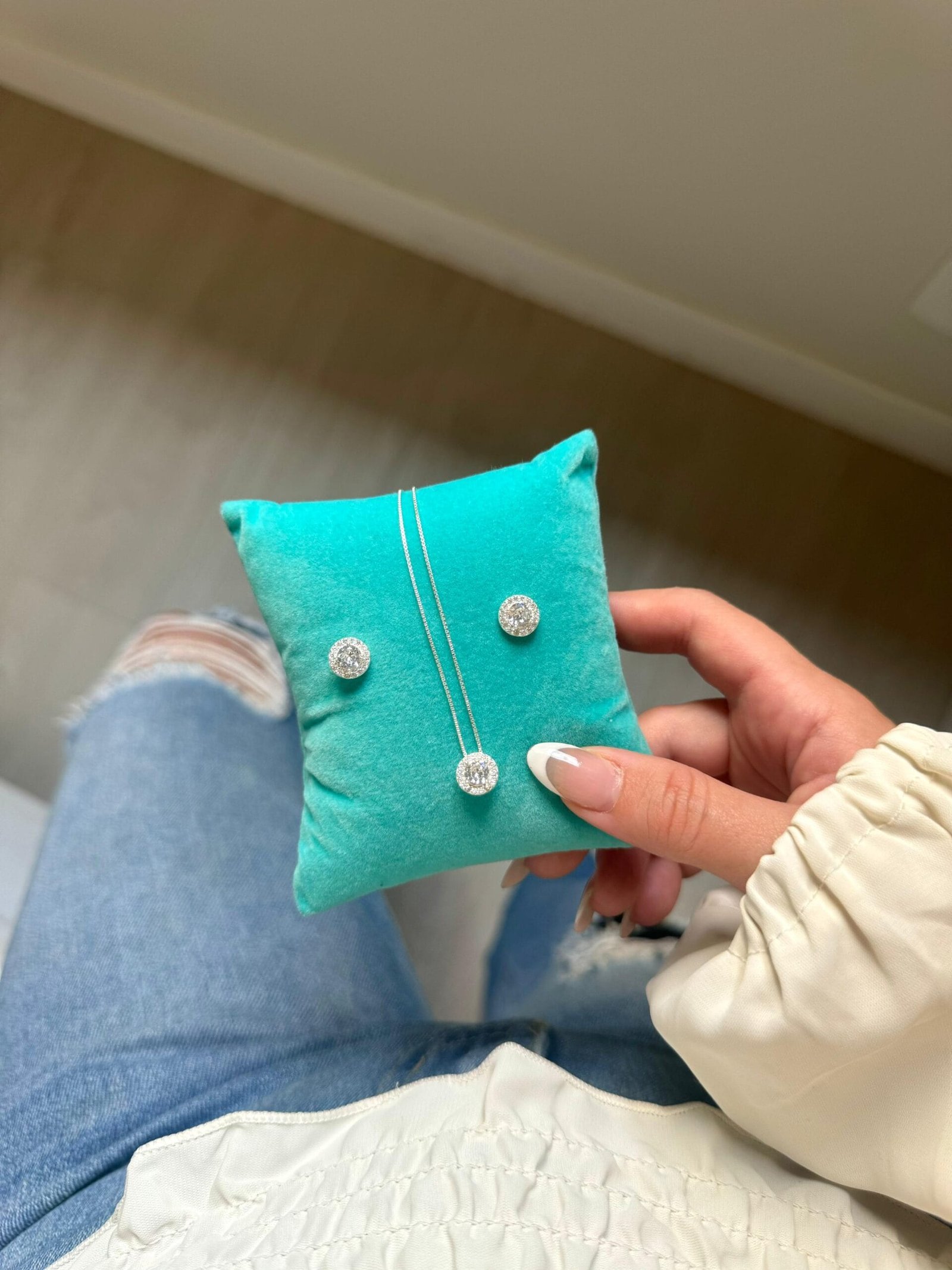 Conjunto Zircônia Redonda Cravej.