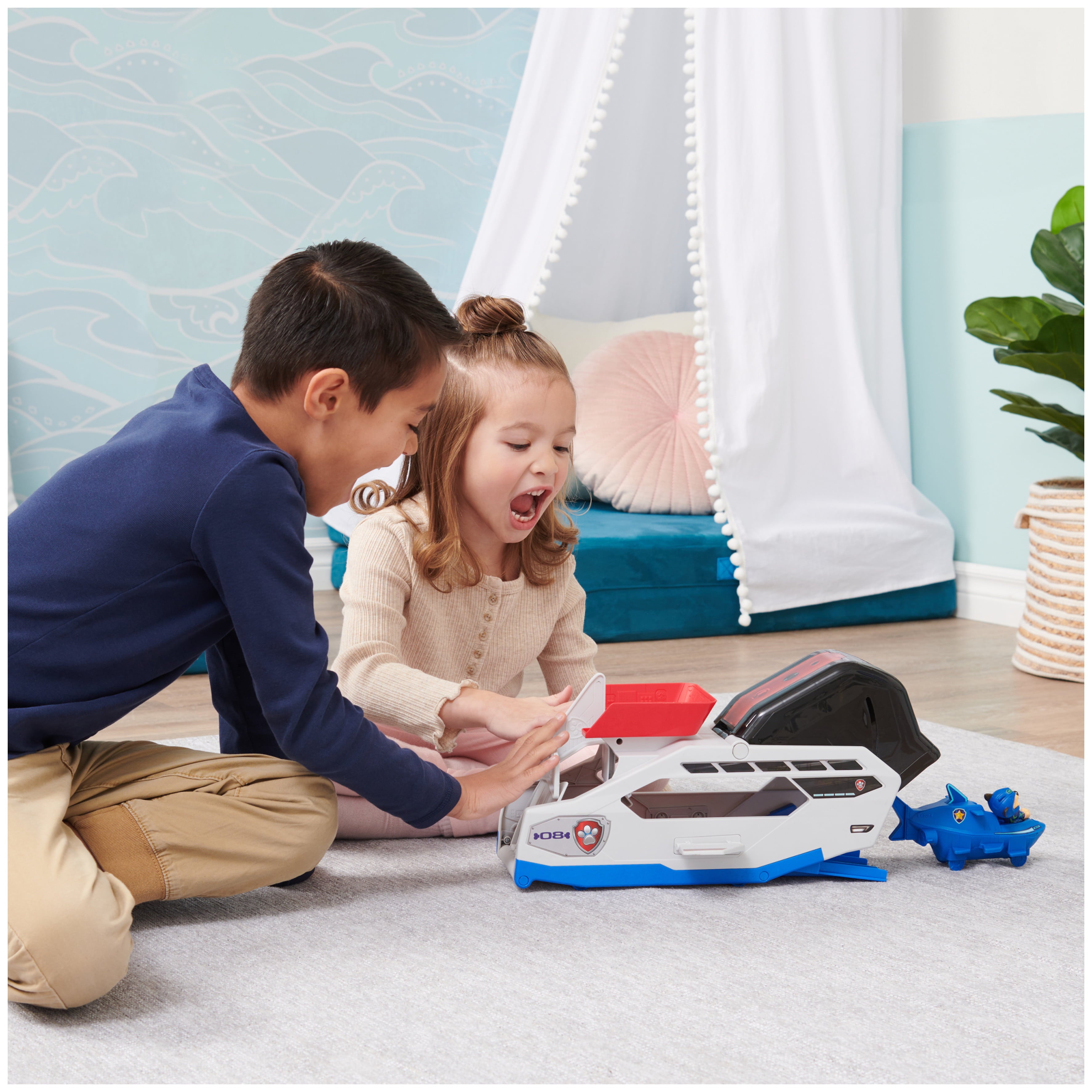 PAW Patrol Aqua Pups Whale Patroller Team Vehicle with Chase Figure and Vehicle Launcher