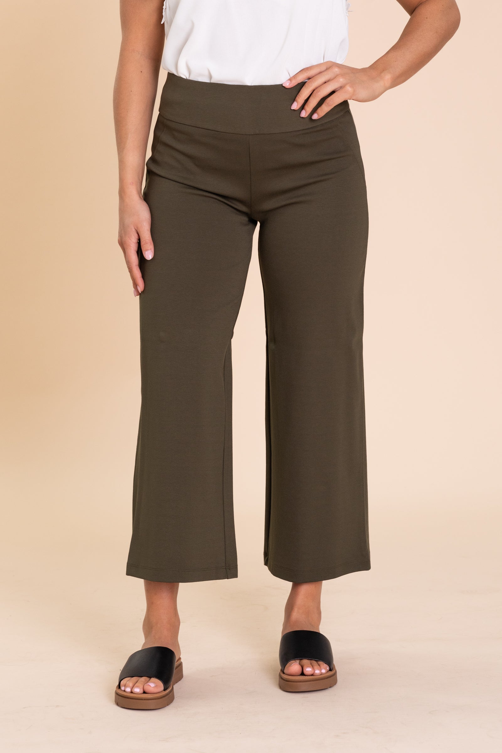 The Magic Cropped Wide Leg Pant