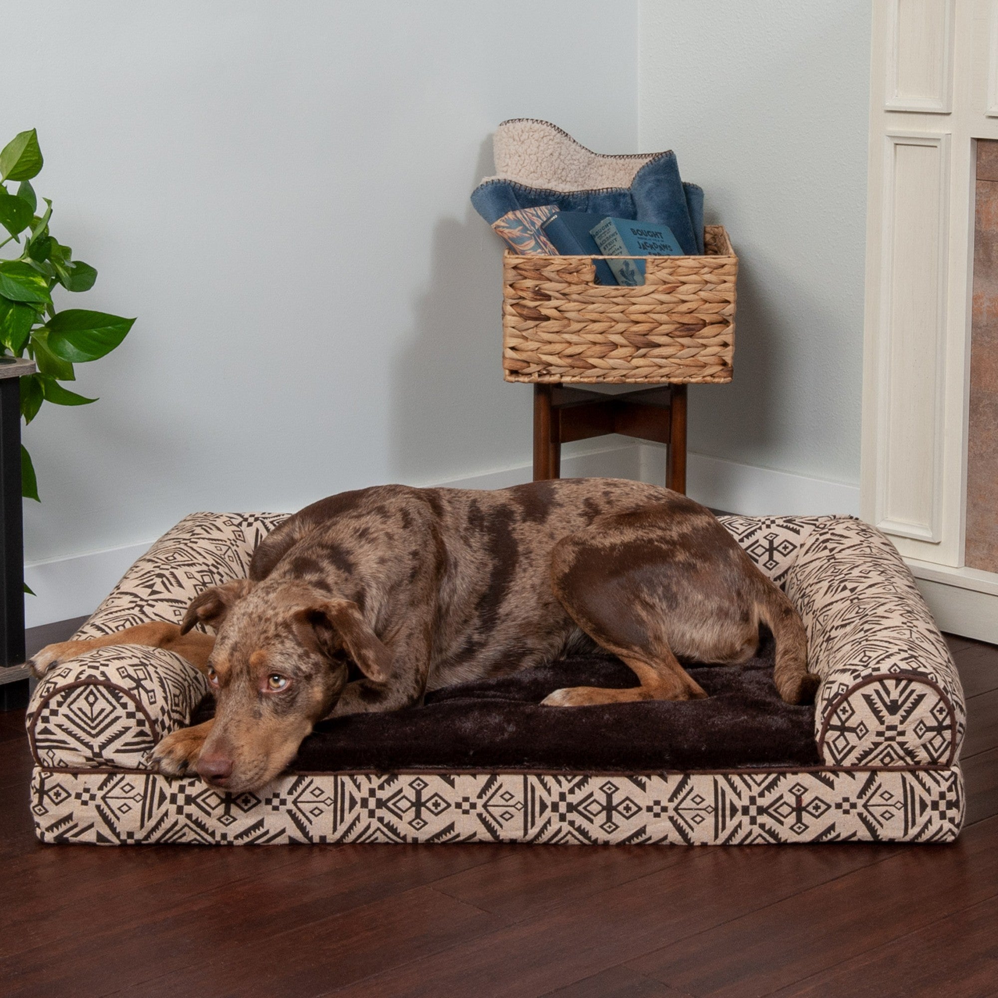 FurHaven Pet Products | Memory Foam Southwest Kilim Sofa-Style Couch Pet Bed for Dogs and Cats， Desert Brown， Large