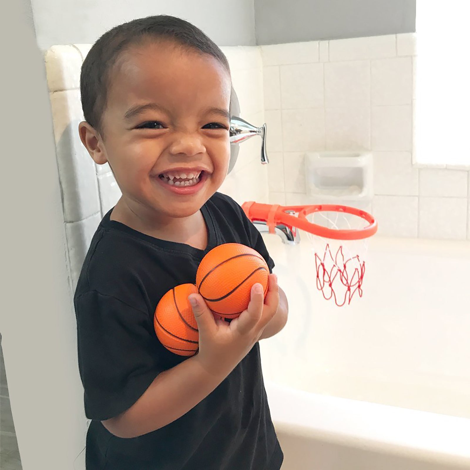 3 Bees and Me Bath Toy Basketball Hoop and Balls Set