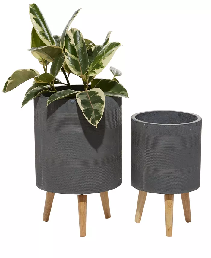 Rosemary Lane Gray Ceramic Indoor Outdoor Planter with Wood Legs Set of 2