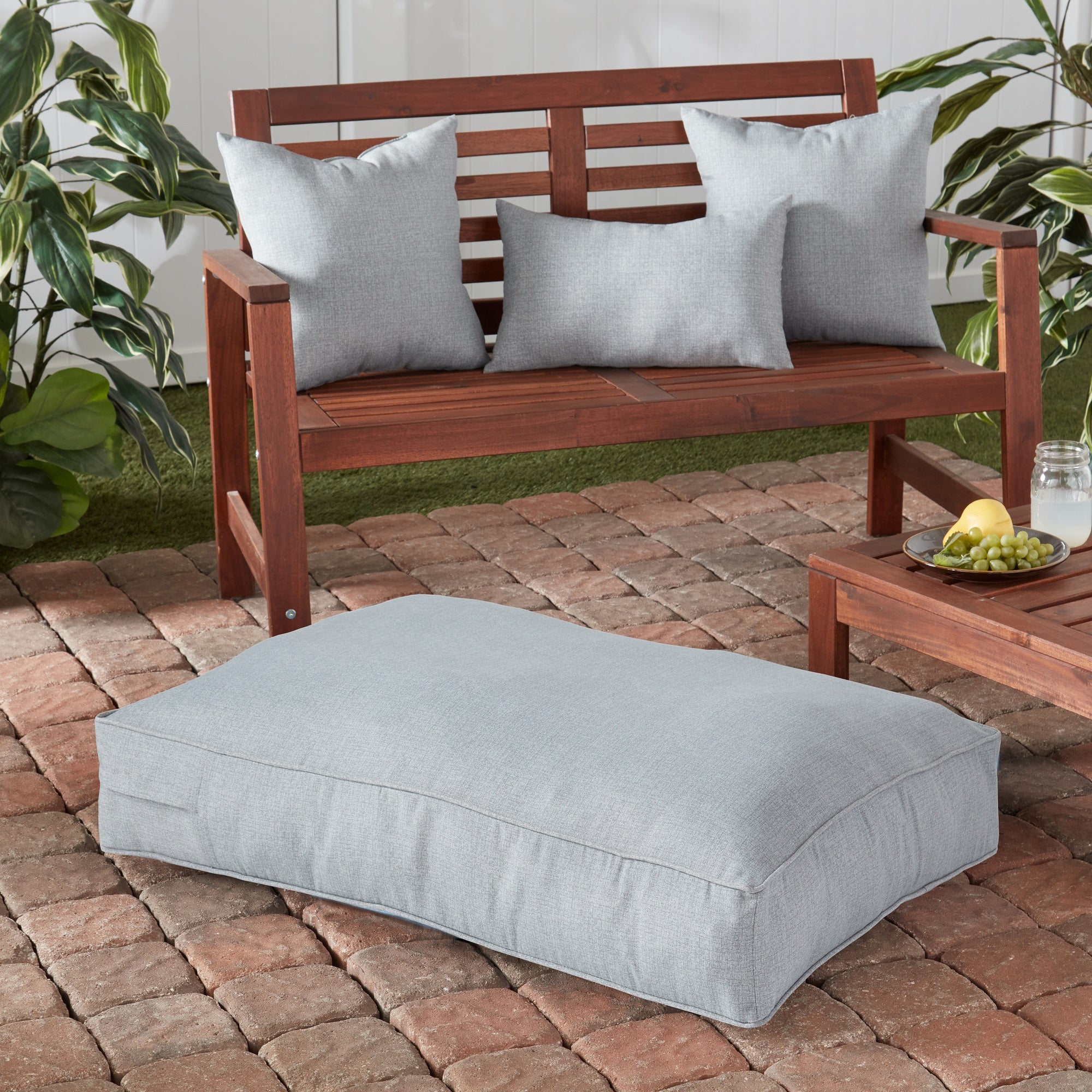 Happy Hounds Casey Indoor/Outdoor Pillow Style Dog Bed， Heather， Small (36 x 24 in.)