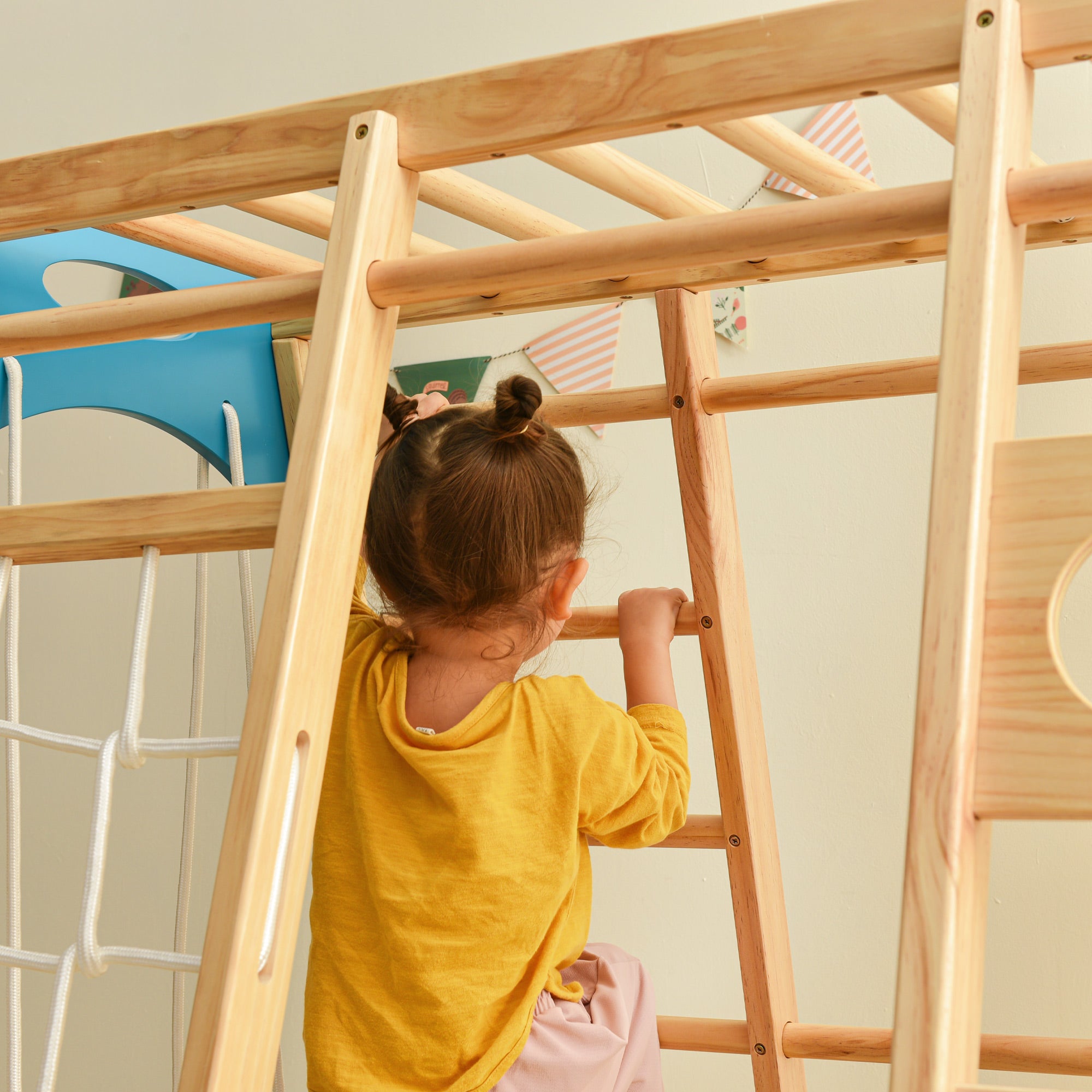 Style Jungle Gym with Slide， Toddlers Wooden Climber 8-in-1 Slide Playset， Wooden Rock Climbing Wall with Rope Wall Climb