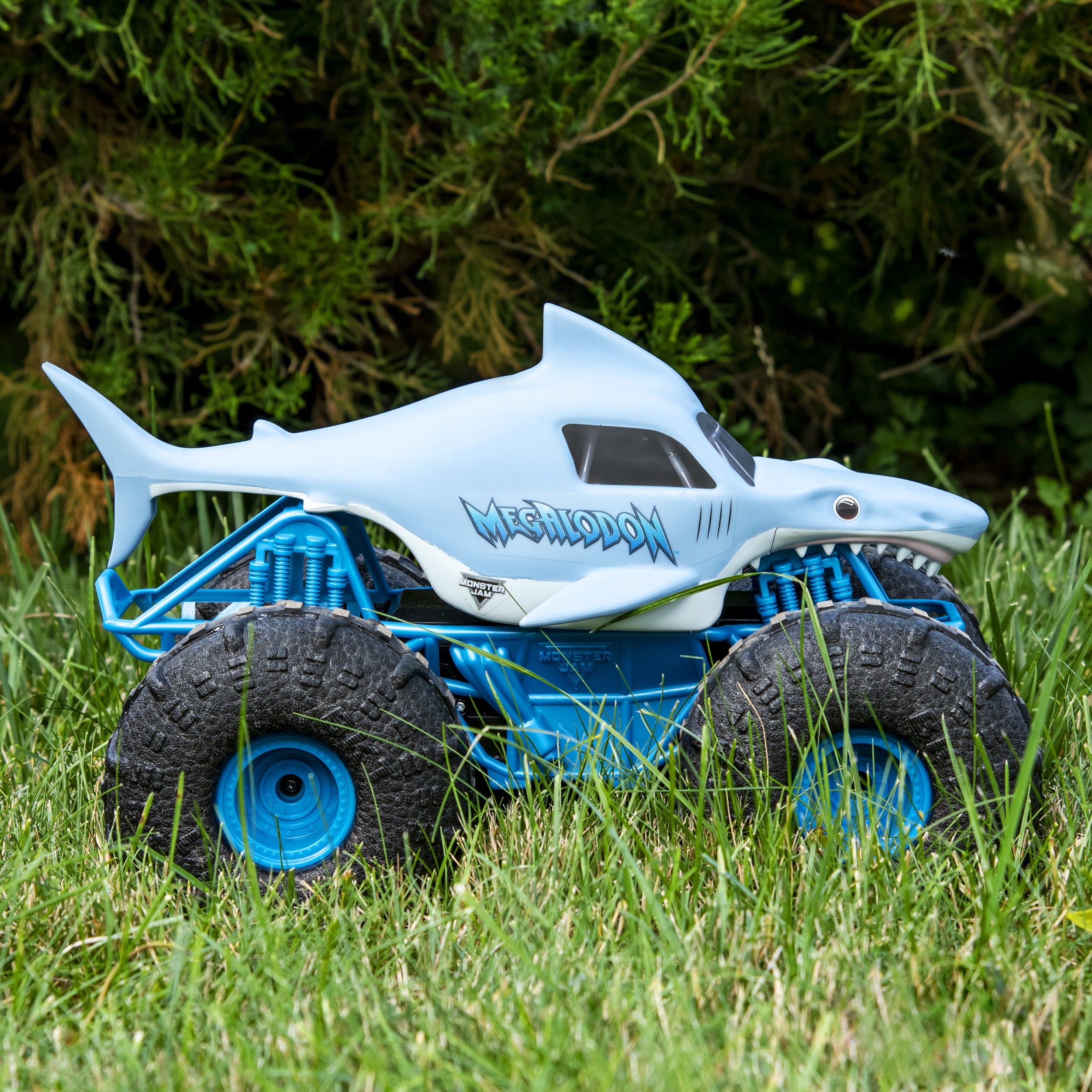 Monster Jam， Official Megalodon Storm All-Terrain Remote Control Monster Truck Toy Vehicle， 1:15 Scale