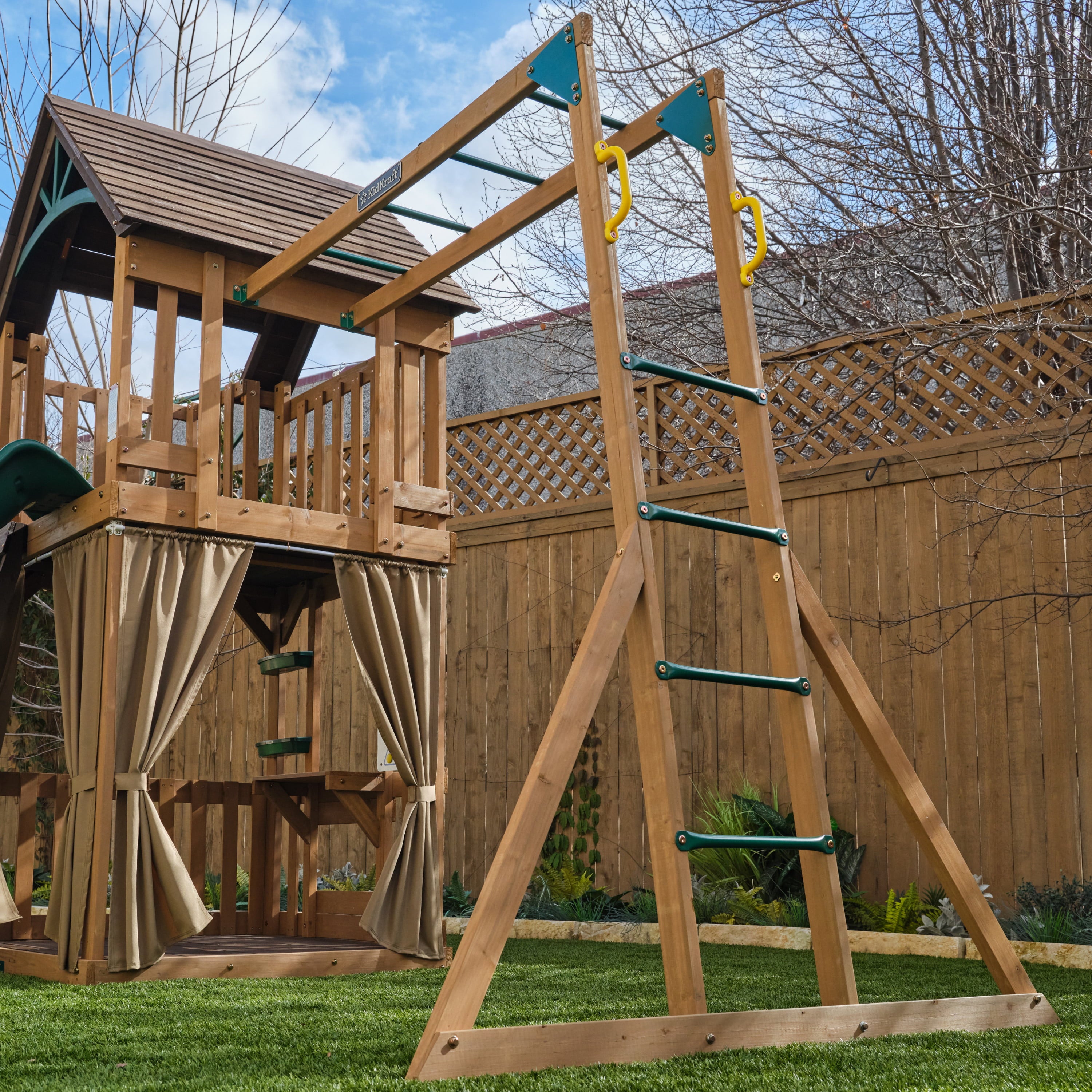 KidKraft Hangout Hideaway Clubhouse