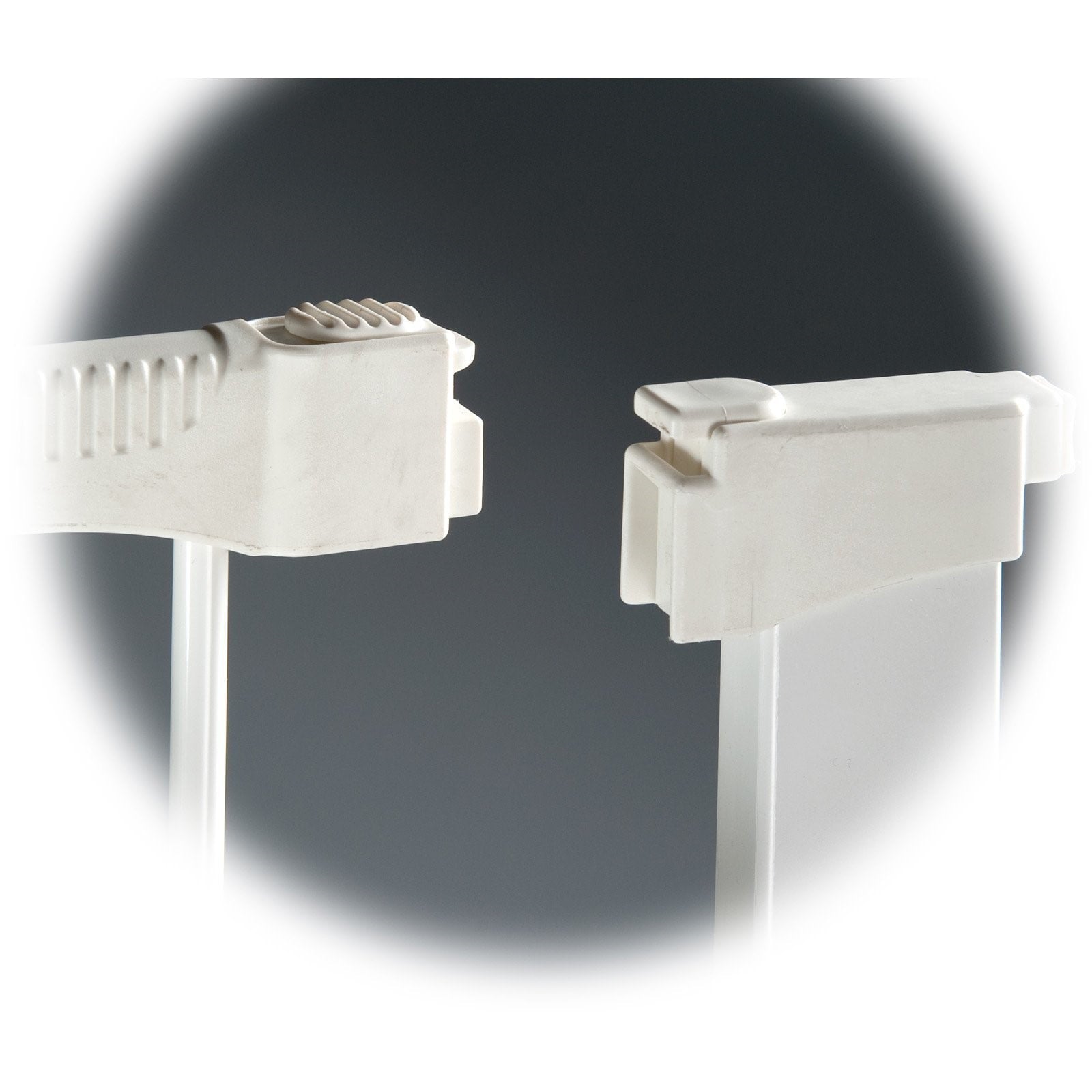 Command Pet Custom Fit Metal Dog Gate， White， 4.25