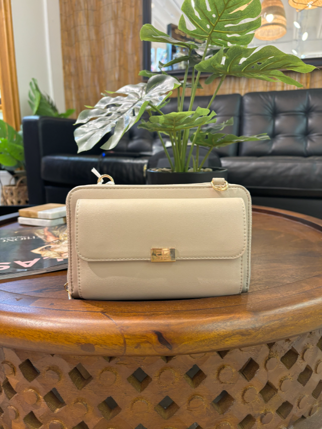 PRE-ORDER Captiva II Touch Screen Purse shipping apx 4/30