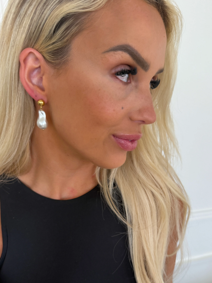 PRE-ORDER Pearl Drop Earrings apx 4/30