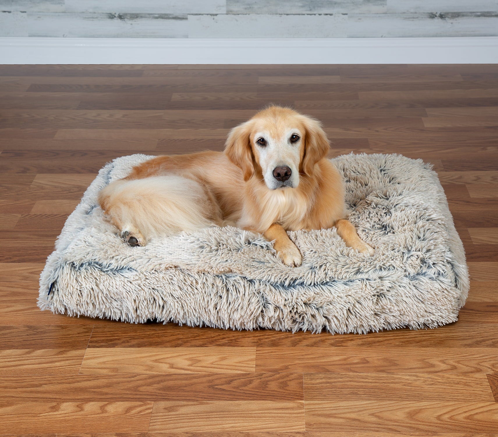 Serta Dog Bed， Luxe Plush Fur Memory Foam， ， Large