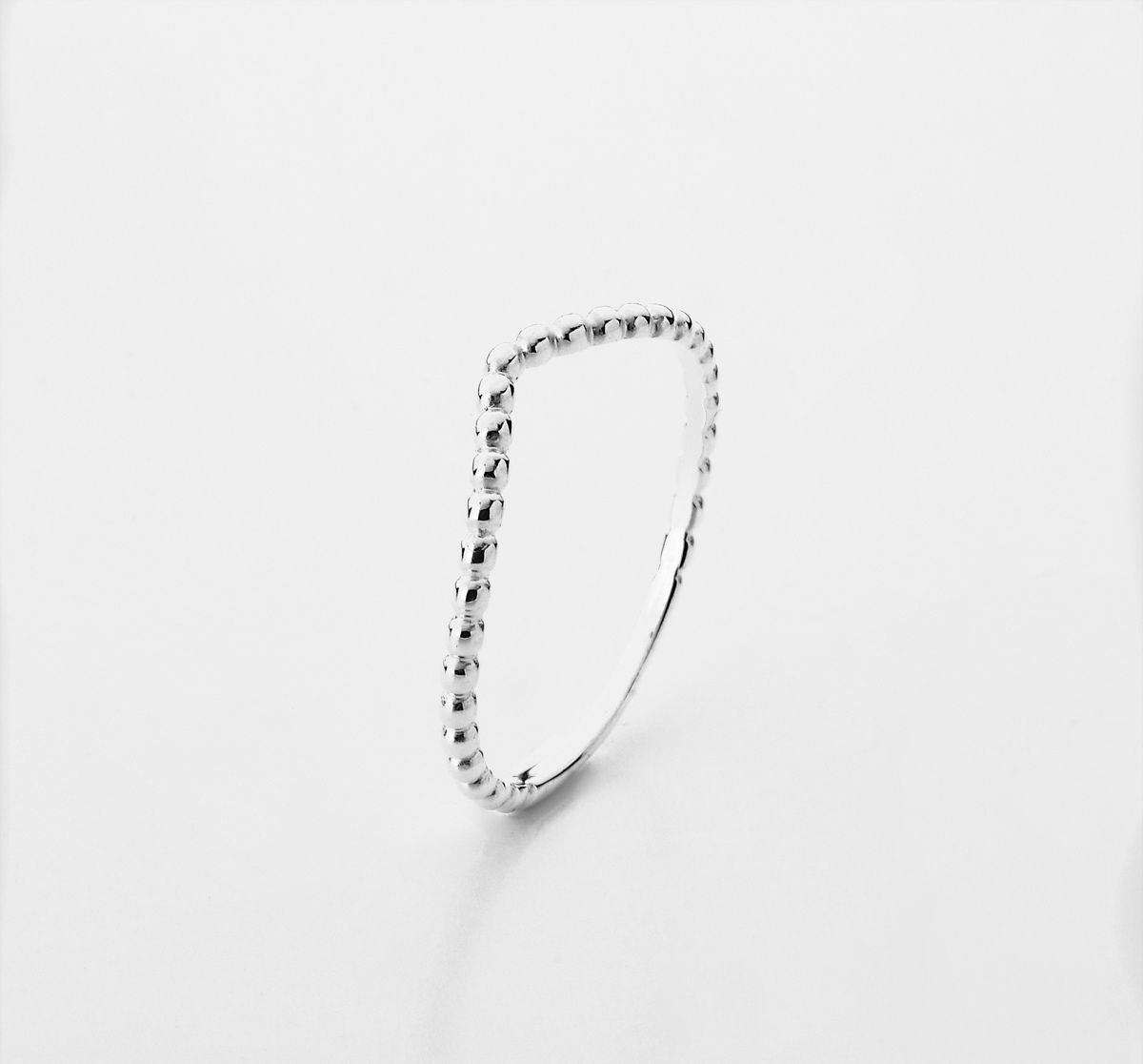 Anel V Pontudo Com Bolinhas (Mod2)