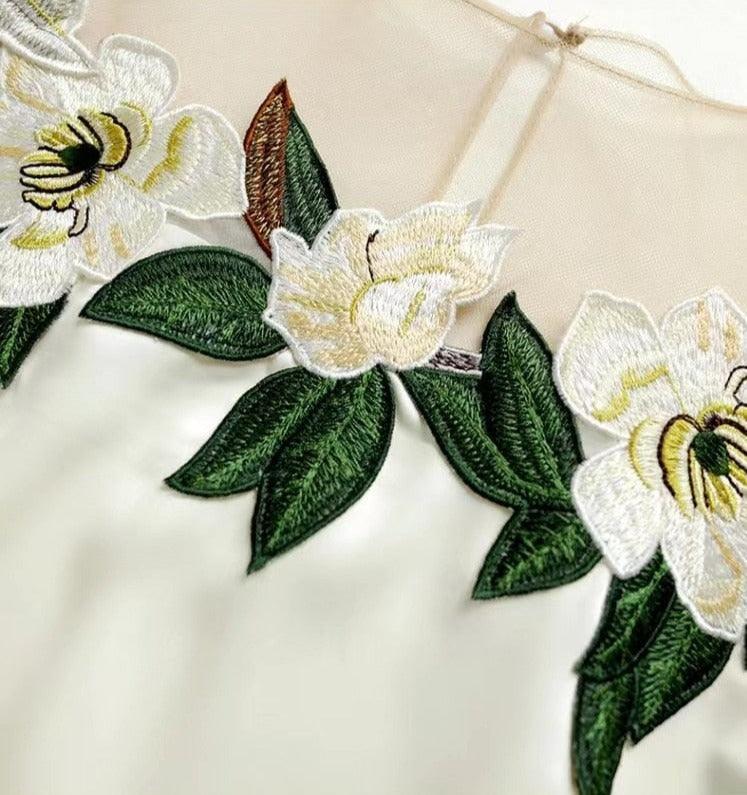 Blusa Provence™️ Alfaiataria em Chiffon com Bordados Florais / Um Verdadeiro Show de Exclusividade & Glamour!