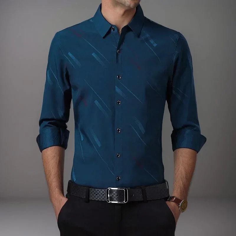 [QUEIMA DE ESTOQUE COMPRE 1 E LEVE 2] Camisa Masculina Vector™ com Padrão Listrado Elegante e Caimento Impecável / Estilo e Confiança para Homens de Atitude!