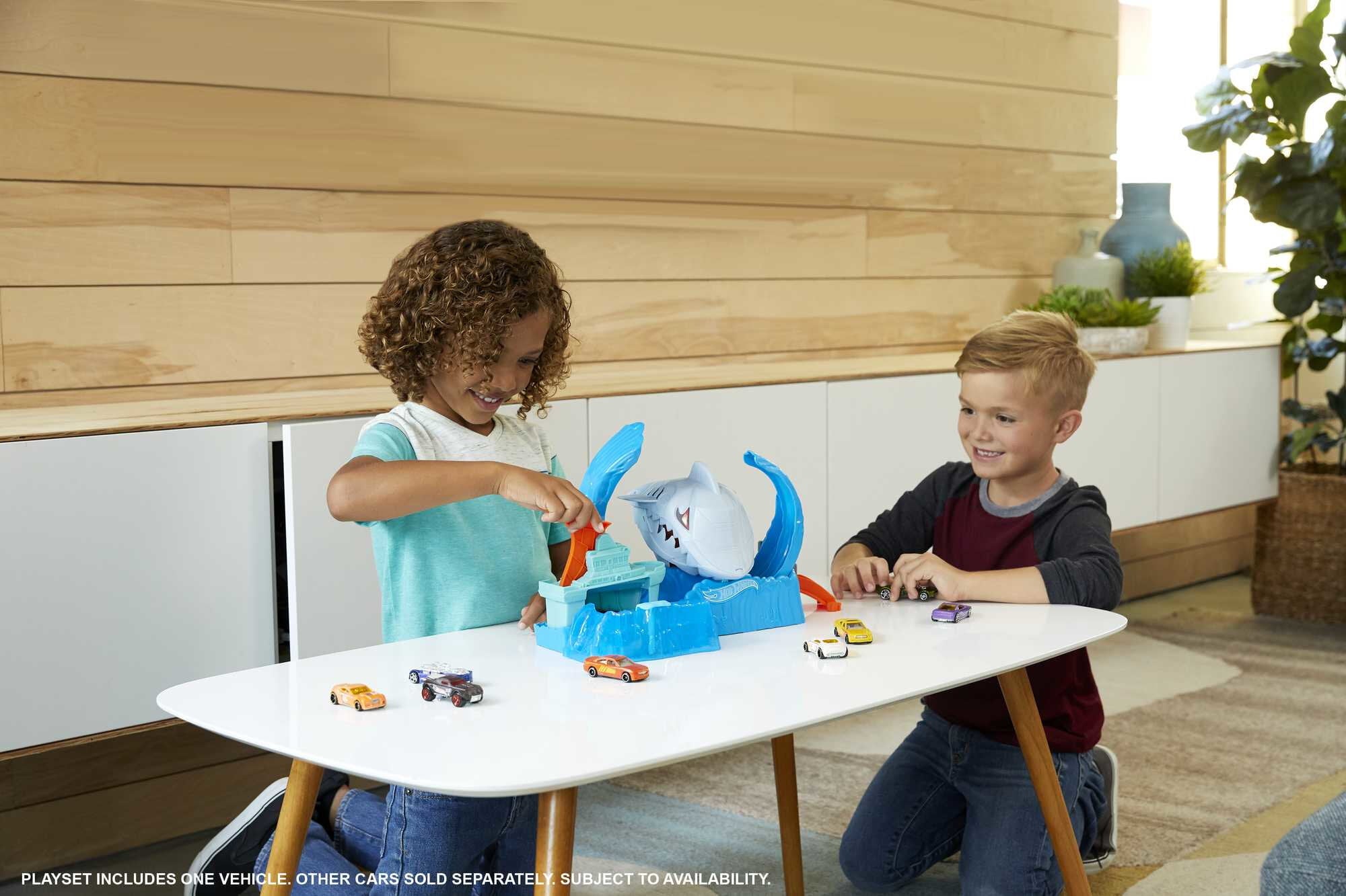 Hot Wheels City Color Changing Robot Shark Playset， Kids Ages 3 and Older