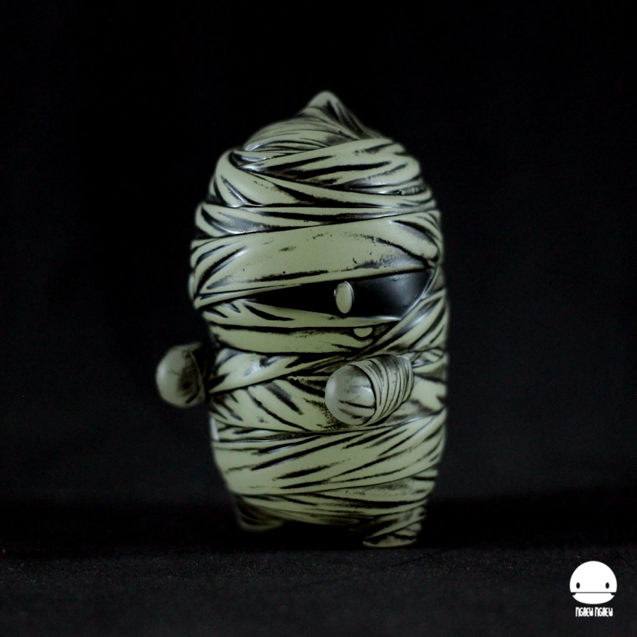 Ngaew Mummy by Ngaew Ngaew