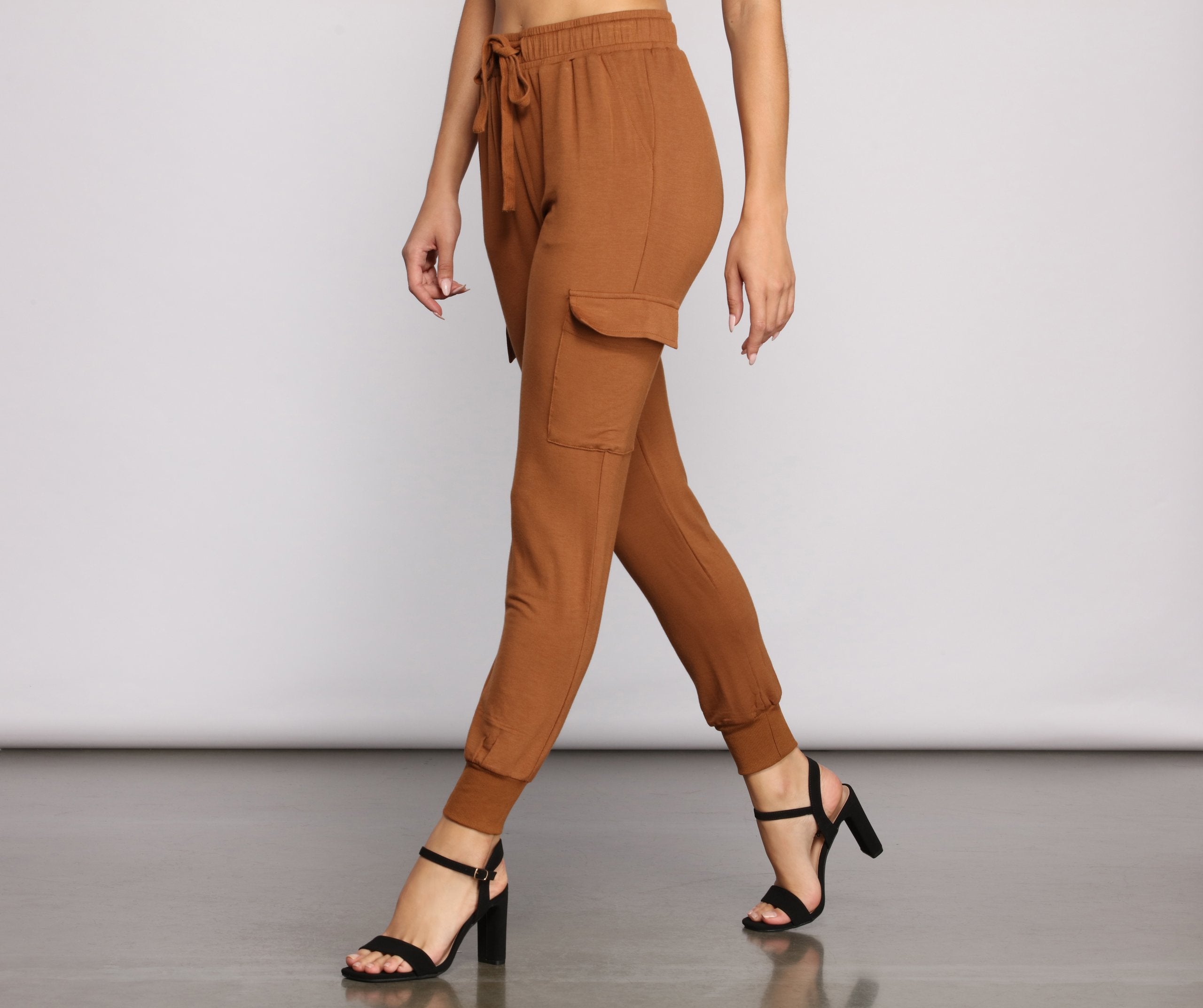 CLEARANCE - Essential High Waist Cargo Joggers