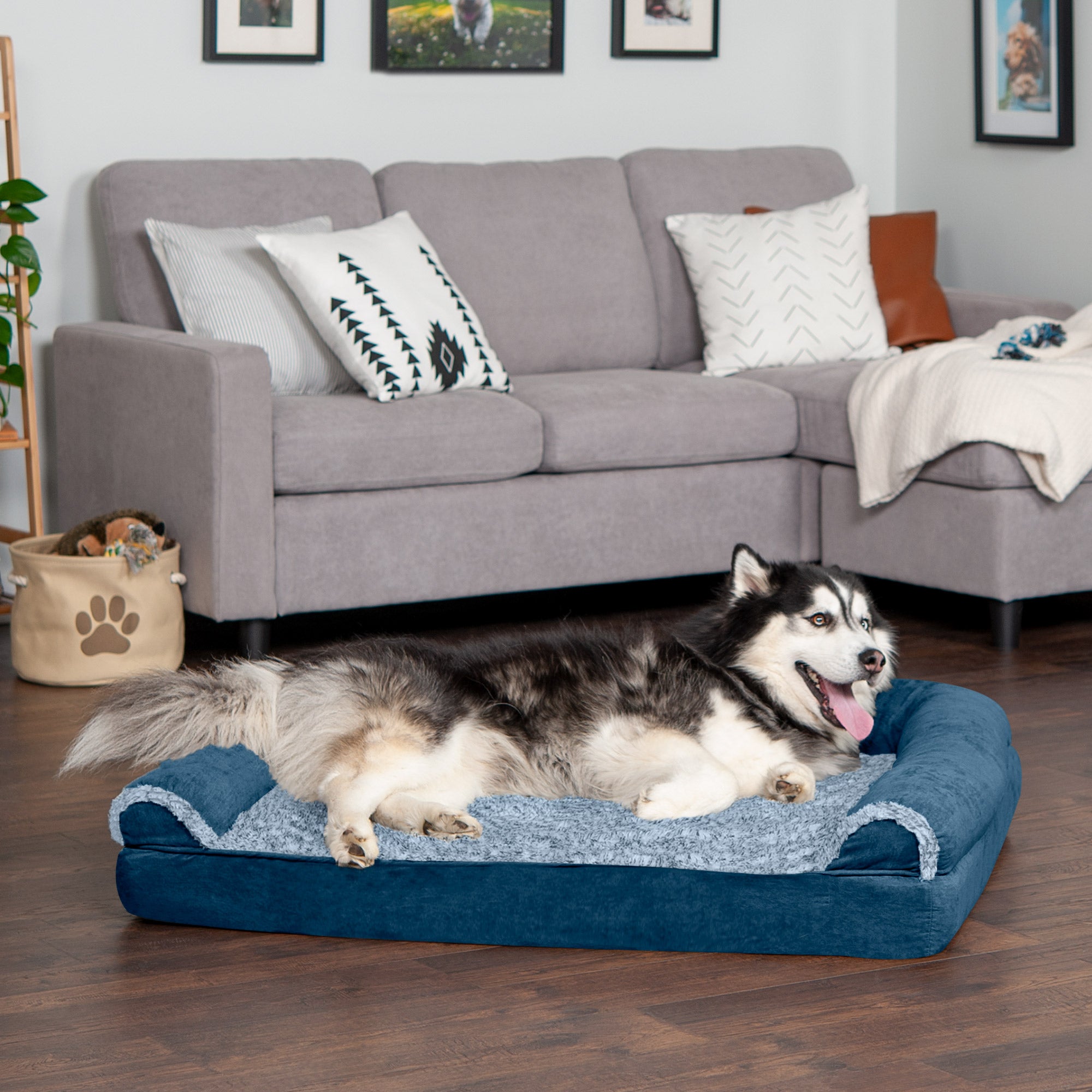FurHaven Pet Dog Bed | Orthopedic Two-Tone Faux Fur and Suede Sofa-Style Couch Pet Bed for Dogs and Cats， Marine Blue， Jumbo
