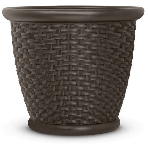 Suncast Sonora 18" x 18" x 16" Round Brown Resin Plant Planter with UV Resistant Material