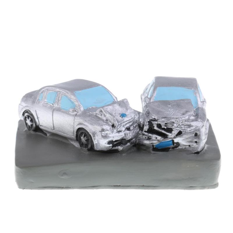 Resin Art Craft Car Accident Scene Crash Car Model Mini Vehicle Figurine Toy