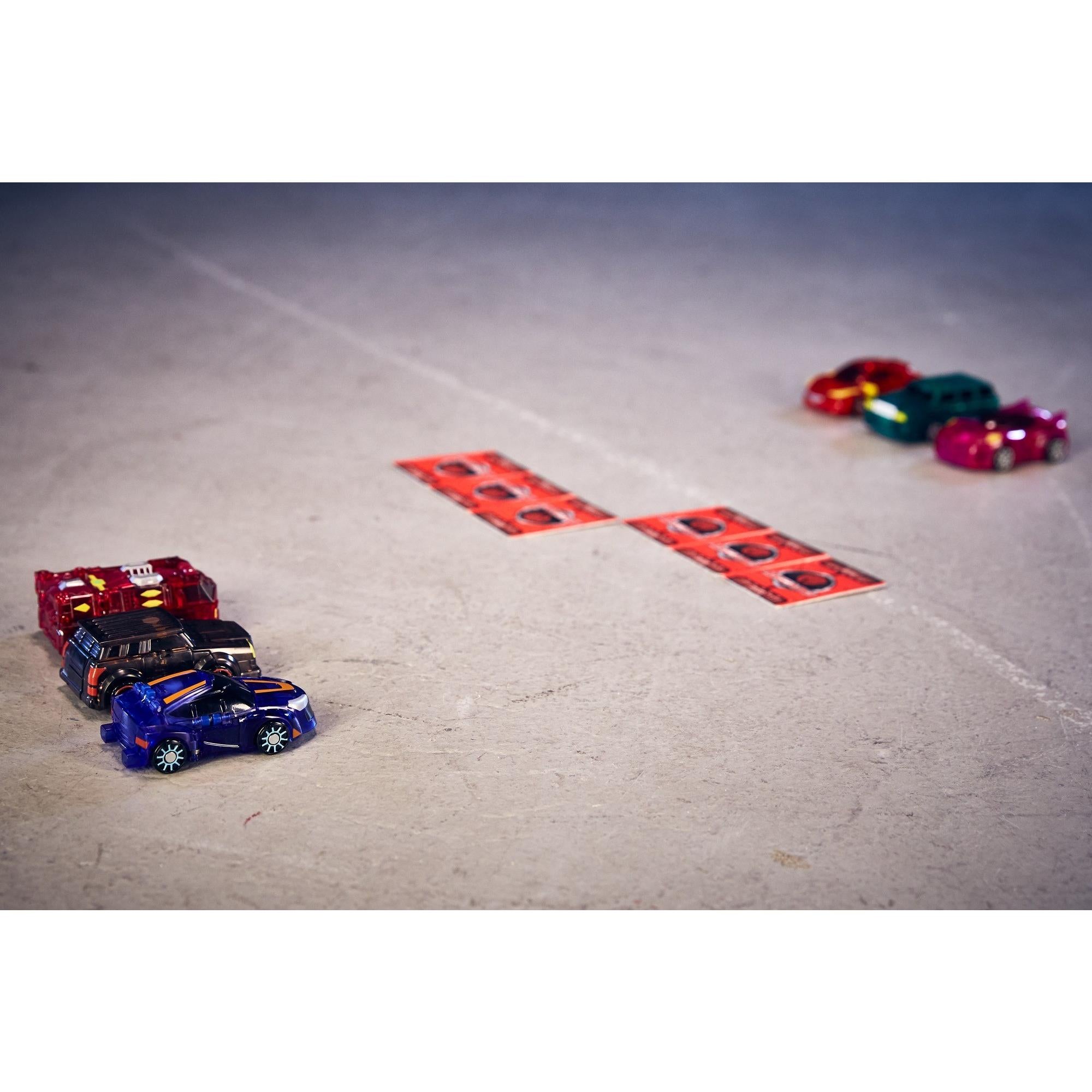 Mecard Venoma Deluxe Mecardimal Figure