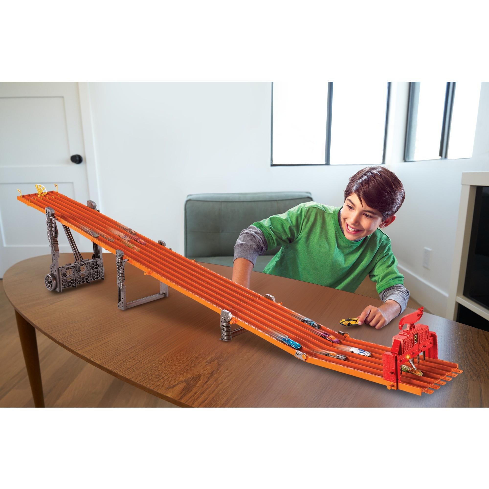 Hot Wheels Super 6-lane Raceway