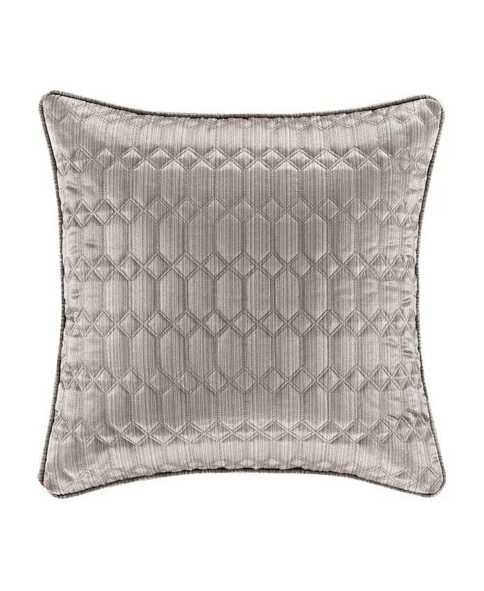 J Queen New York Luxembourg Quilted Decorative Pillow， 20