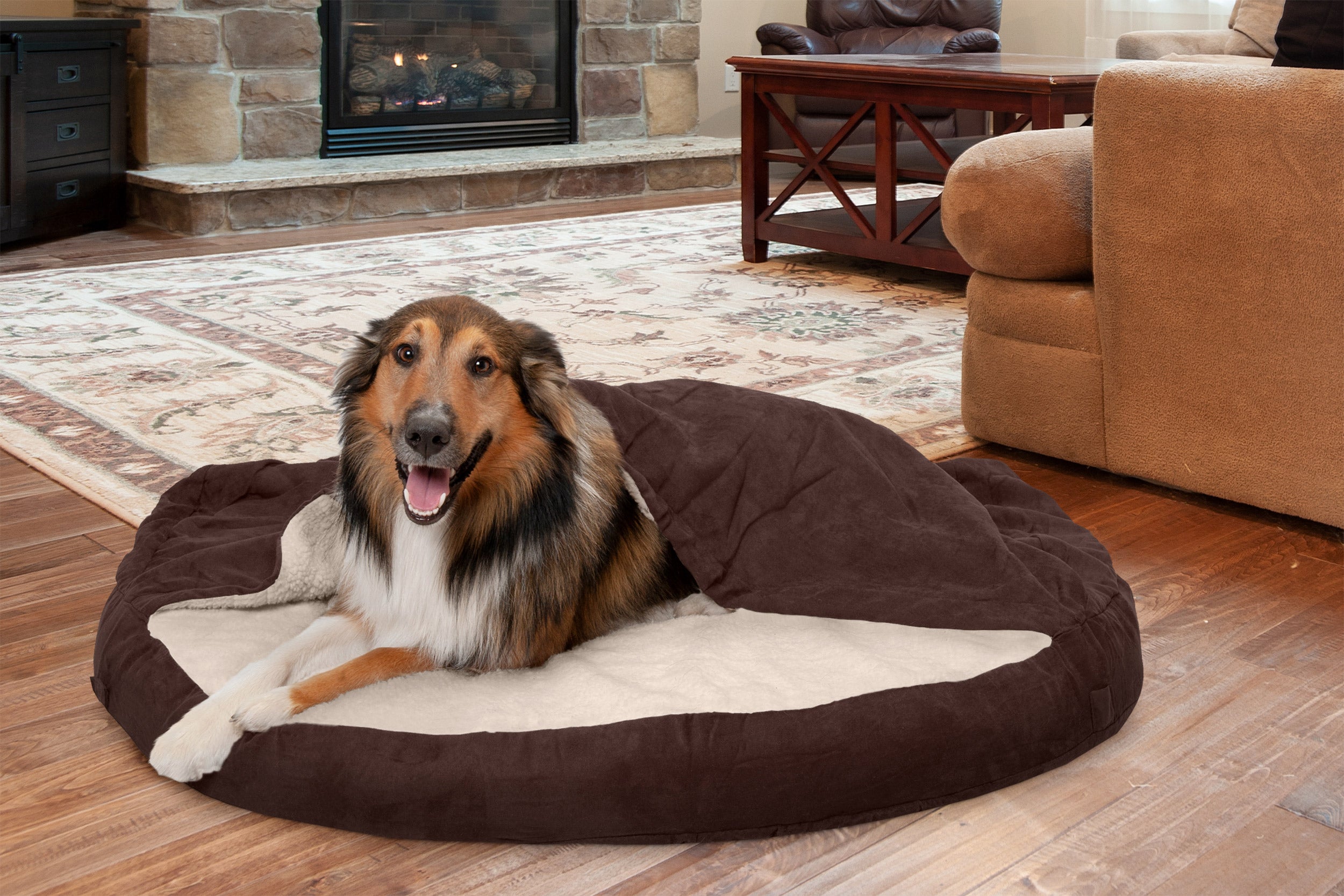 FurHaven | Cooling Gel Faux Sheepskin Snuggery Pet Bed for Dogs and Cats， Espresso， 44-Inch