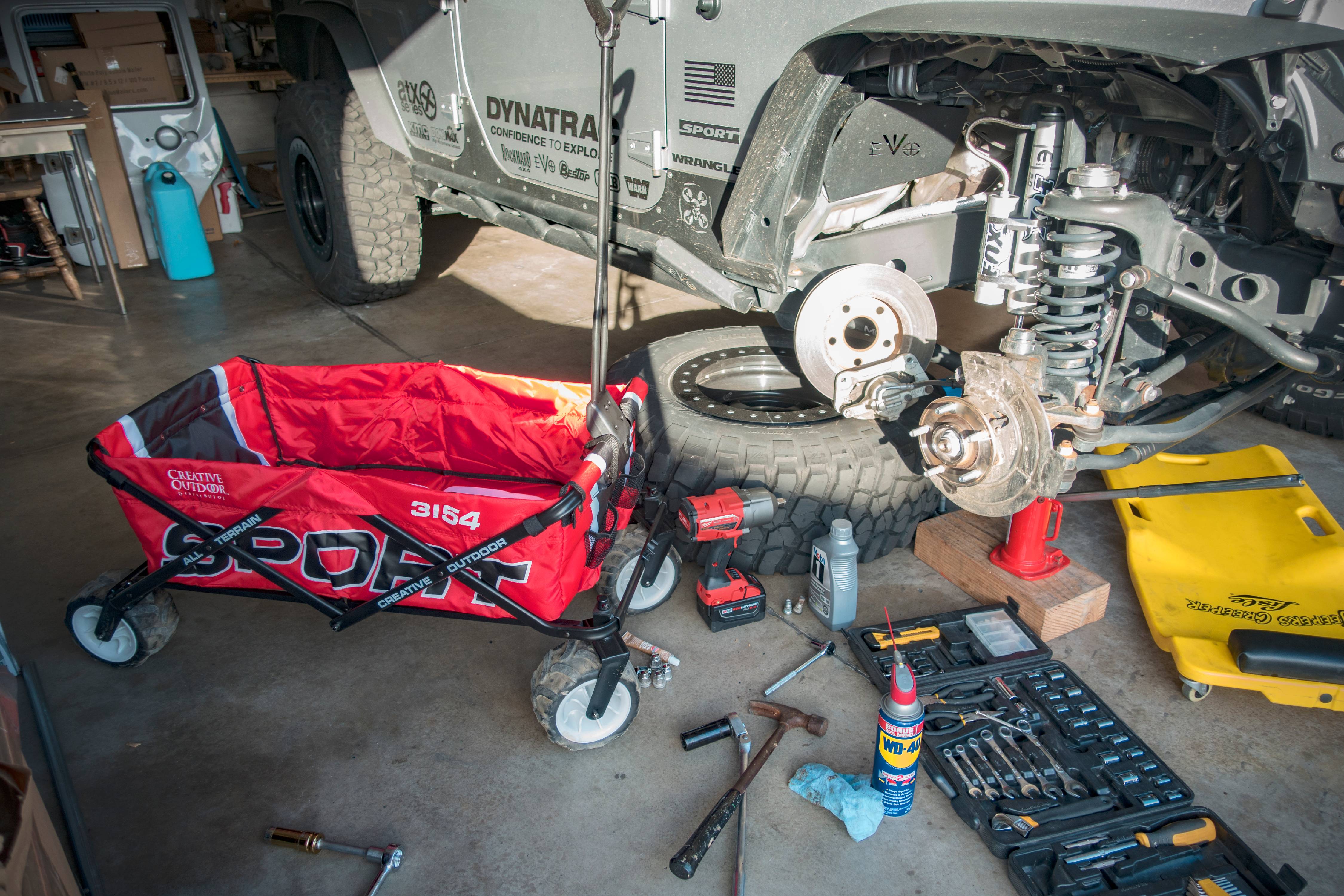 Creative Outdoor Sport All-Terrain Folding Wagon， Red