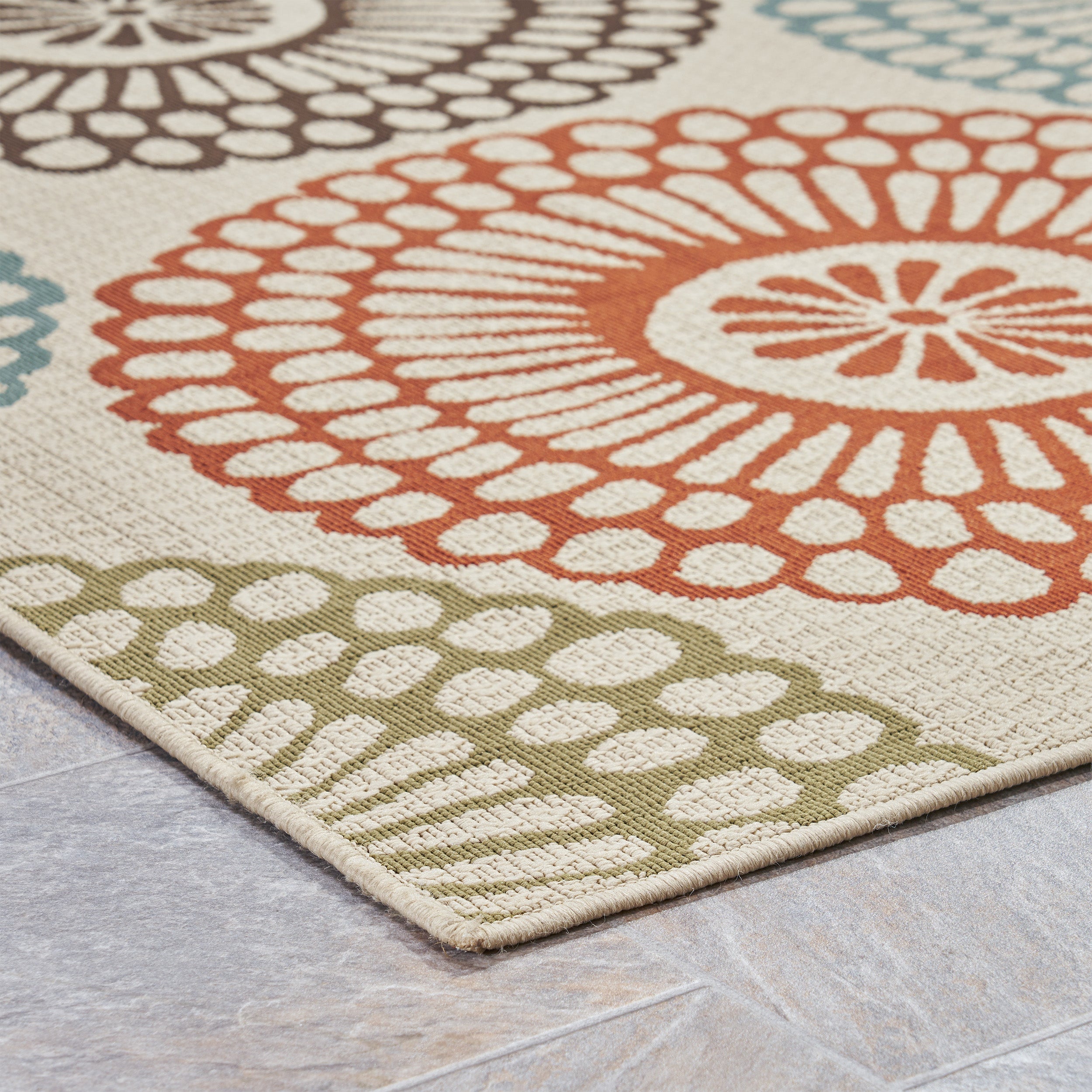 Sayveon Outdoor Medallion Area Rug