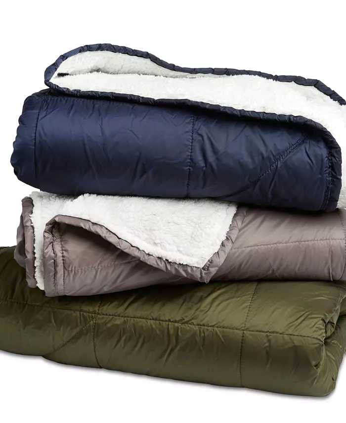 DKNY Wearable Puffer Throw， 70