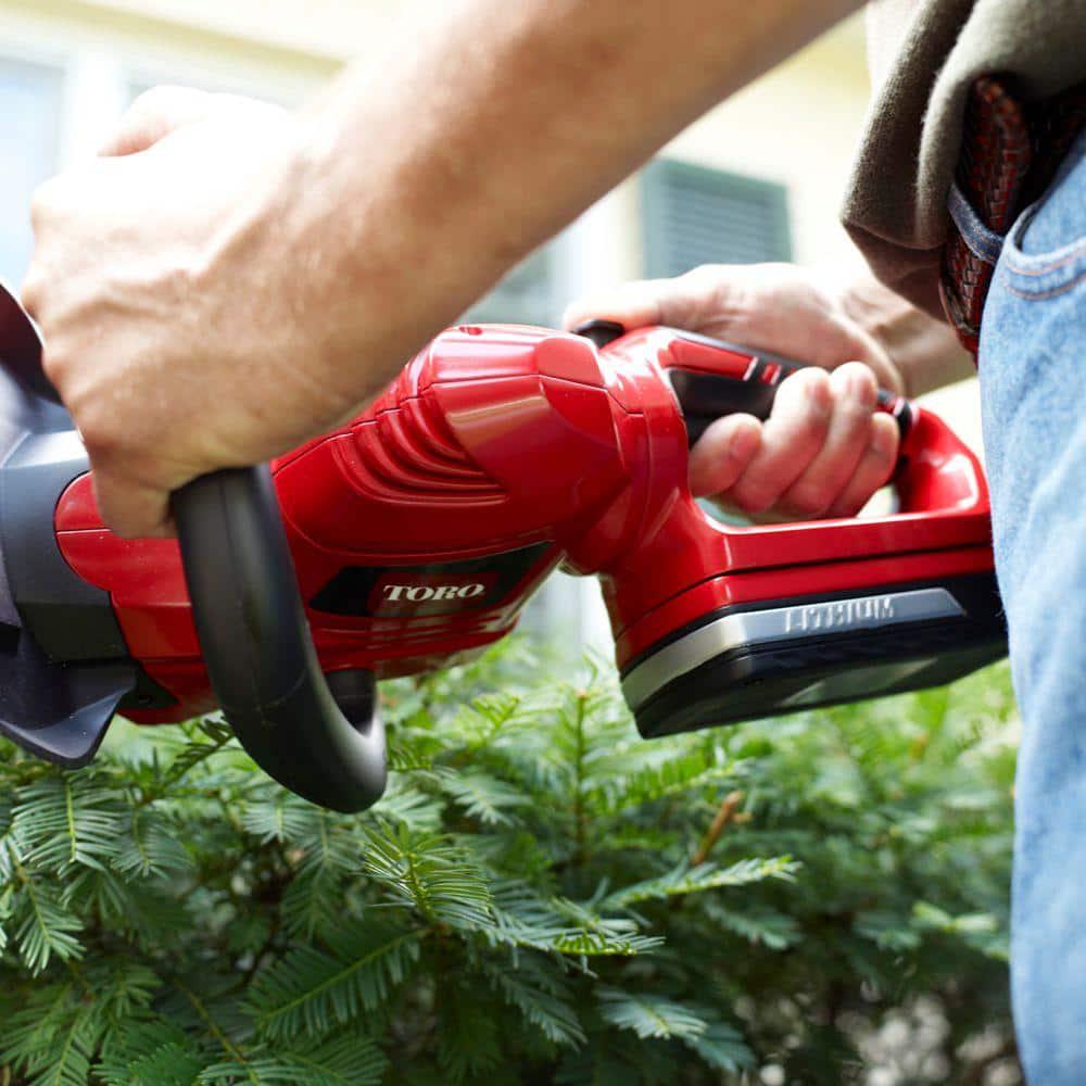 Toro 22 in 20V Max LithiumIon Cordless Hedge Trimmer