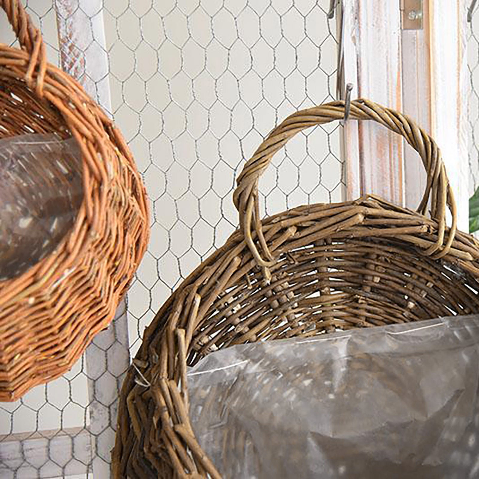 Fridja Wall Hanging Wicker Rattan Flower Basket Handmade Woven Hanging Basket Pots Hanger Garden Decoration Indoor Outdoor Watering Hanging Baskets for Home Garden Wedding Wall Decorations