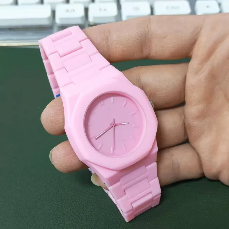LIUYANGTIAN New Men's and Women's Watch Creative Simple Quartz Watch Silicone Band Fashionable Sports Wristwatch Clock Gift for man Ladies
