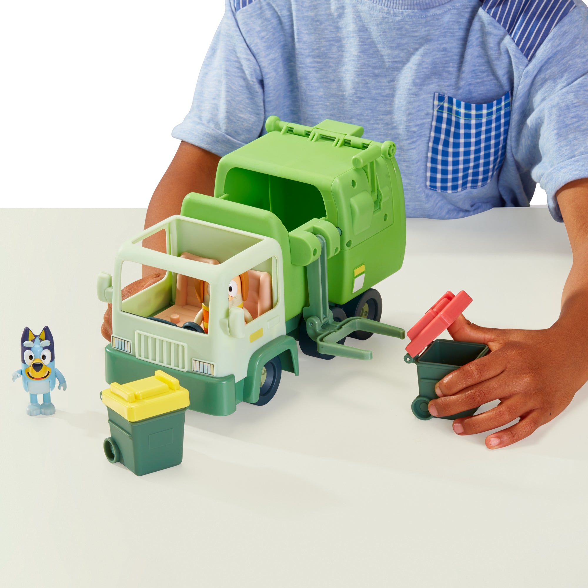 Bluey， Garbage Truck Vehicle Playset， Bluey and Bin Man 2.5-3 inch Figures and Accessories， Preschool， Ages 3+