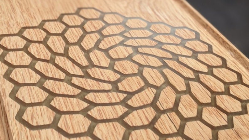 Custom Honeycomb Carving Charcuterie/Cutting Board， Cheese Board