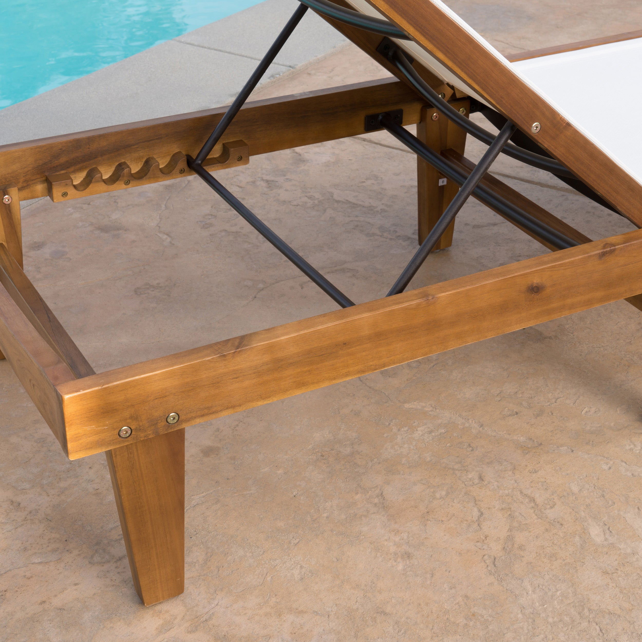 a Outdoor Mesh Chaise Lounge with Acacia Wood Frame