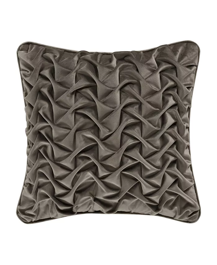 J Queen New York Crestview Decorative Pillow， 16