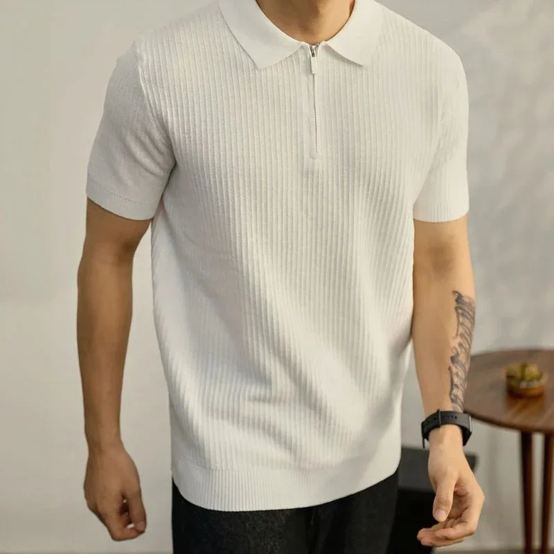 Polo Montclair™ com Zíper Minimalista e Efeito Texturizado / A Elegância Silenciosa do Estilo Old Money!