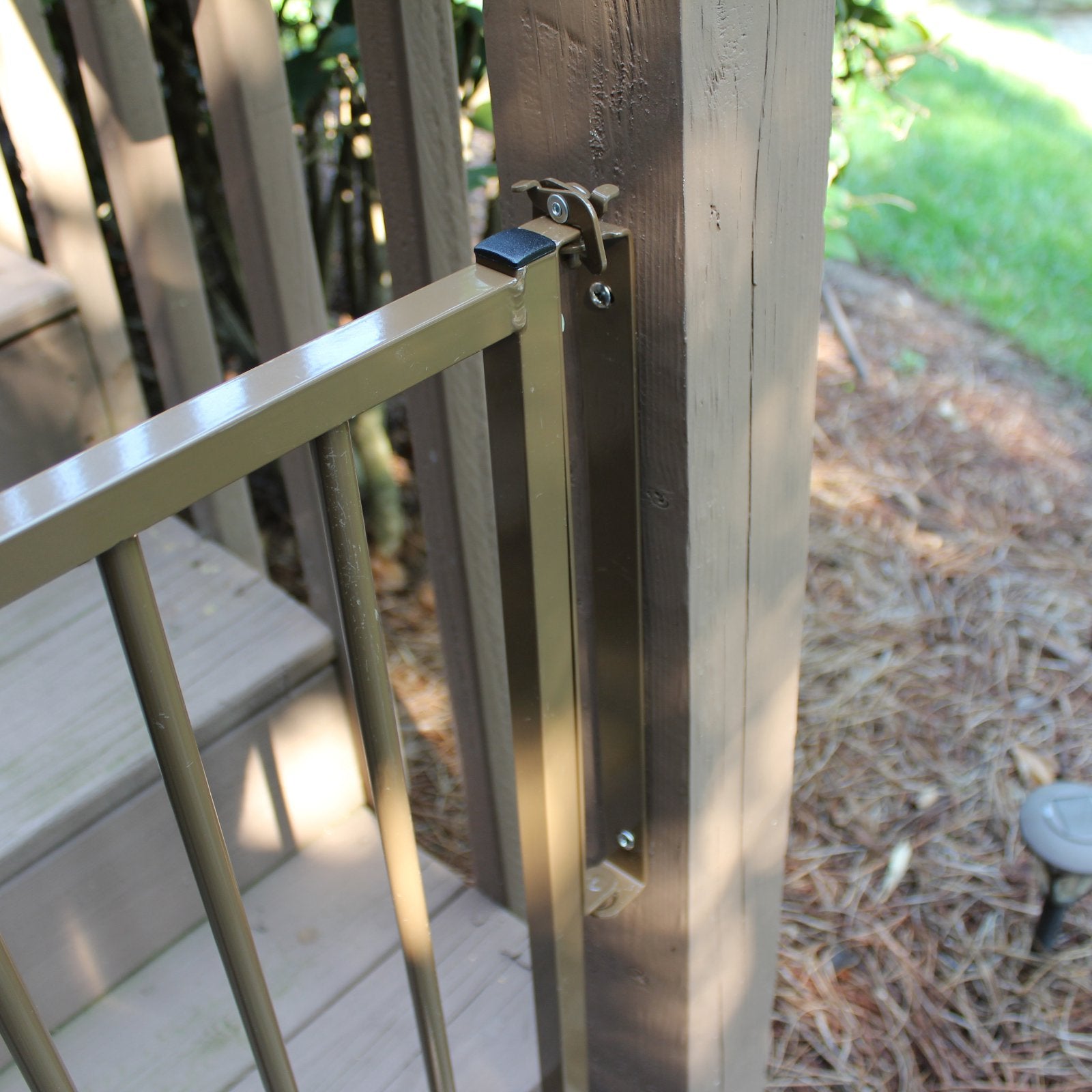 Cardinal Gates Outdoor Stairway Safety， 27-42.5