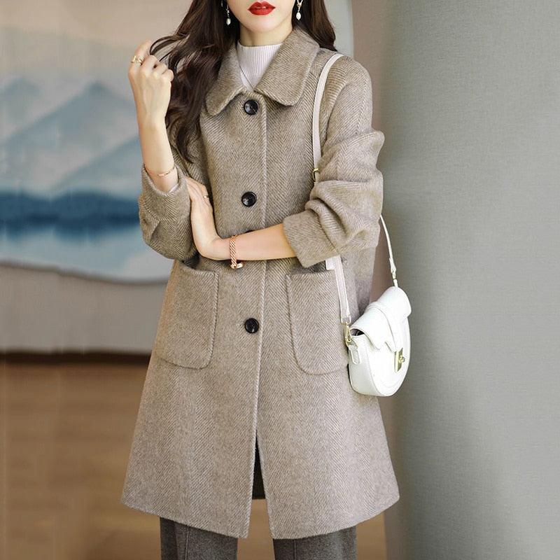 Casaco Longo Elenir Moda Europeia  / O Mais Chique, Atemporal e Imponente para o Outono Inverno 2024!