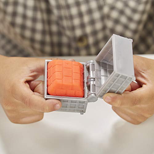 Play-Doh Wheels Crane and Forklift Set with 3 Cans of Play-Doh