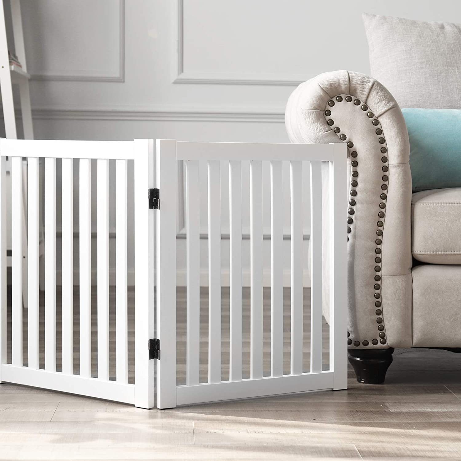 Welland Wooden Freestanding Pet Gate， 4 Panel 24 Inch Step Over Fence， Expands Up to 80