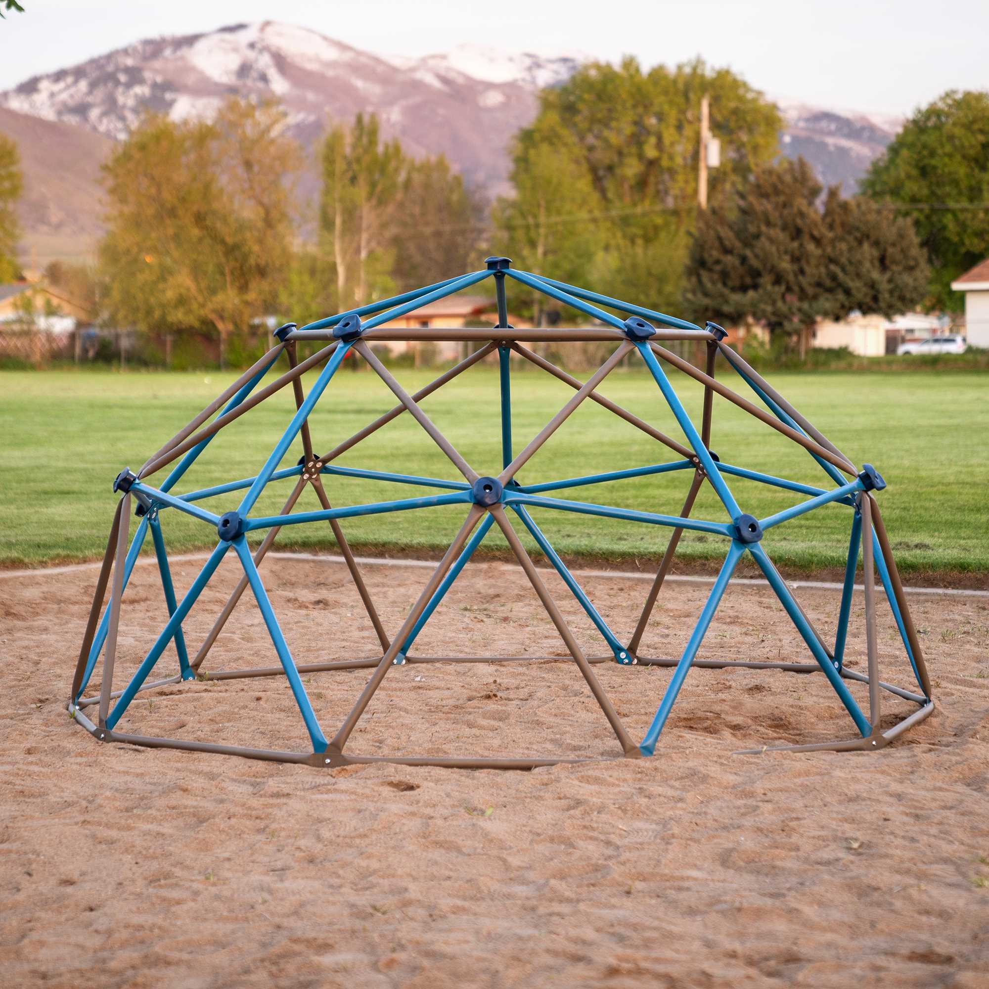 Lifetime Kid's 54 inch Dome Climber， Blue and Brown (91012)