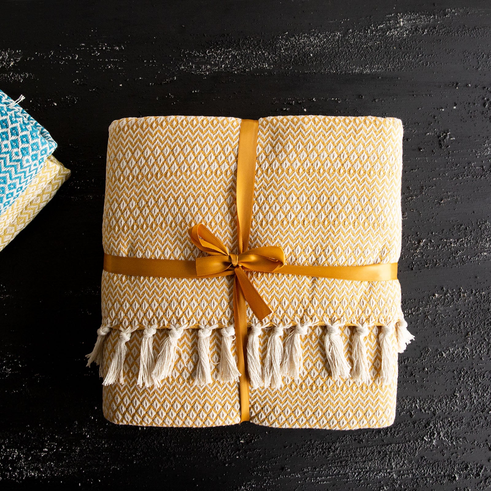 Levi  Hardal Throw Blanket 200.14.01.0129